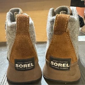 Sorel Camel Brown Black waterproof boots size 10 kids